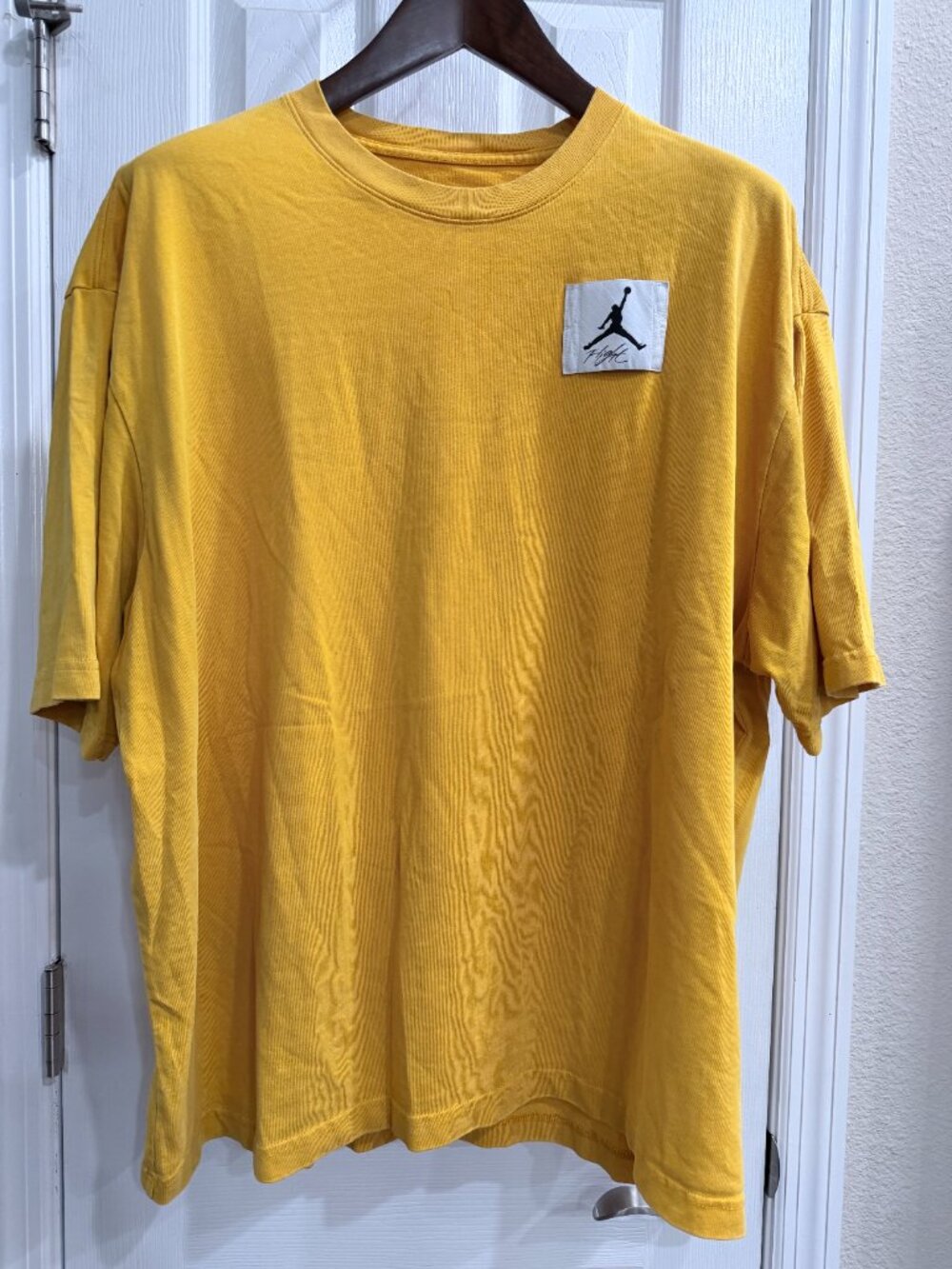 Nike Air Jordan Flight Oversized Fit Tee XL Yellow Cotton Graphic T-Shirt